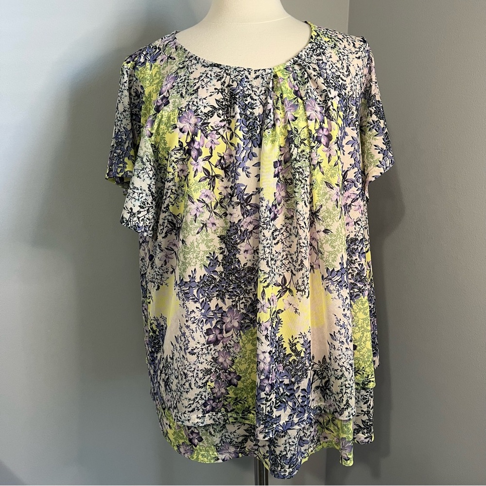 Emaline 1X Multicolor Layered Floral Print Cape Sleeves Tunic Top